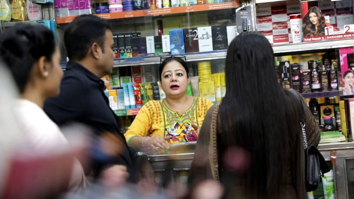 India's Small Businesses Struggle Amidst Big Conglomerate Growth