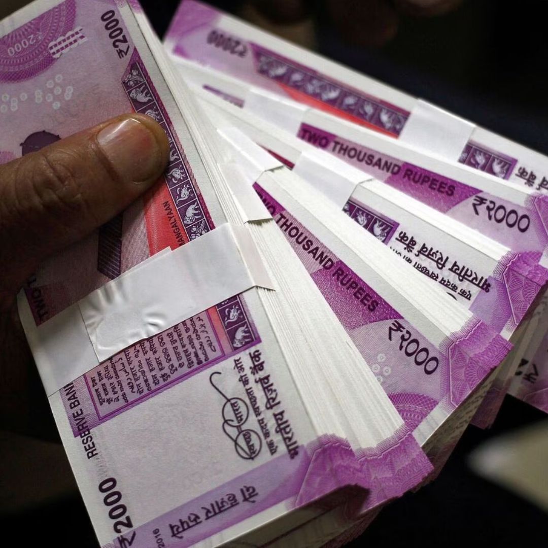 Last Chance to Swap Rs 2,000 Notes!