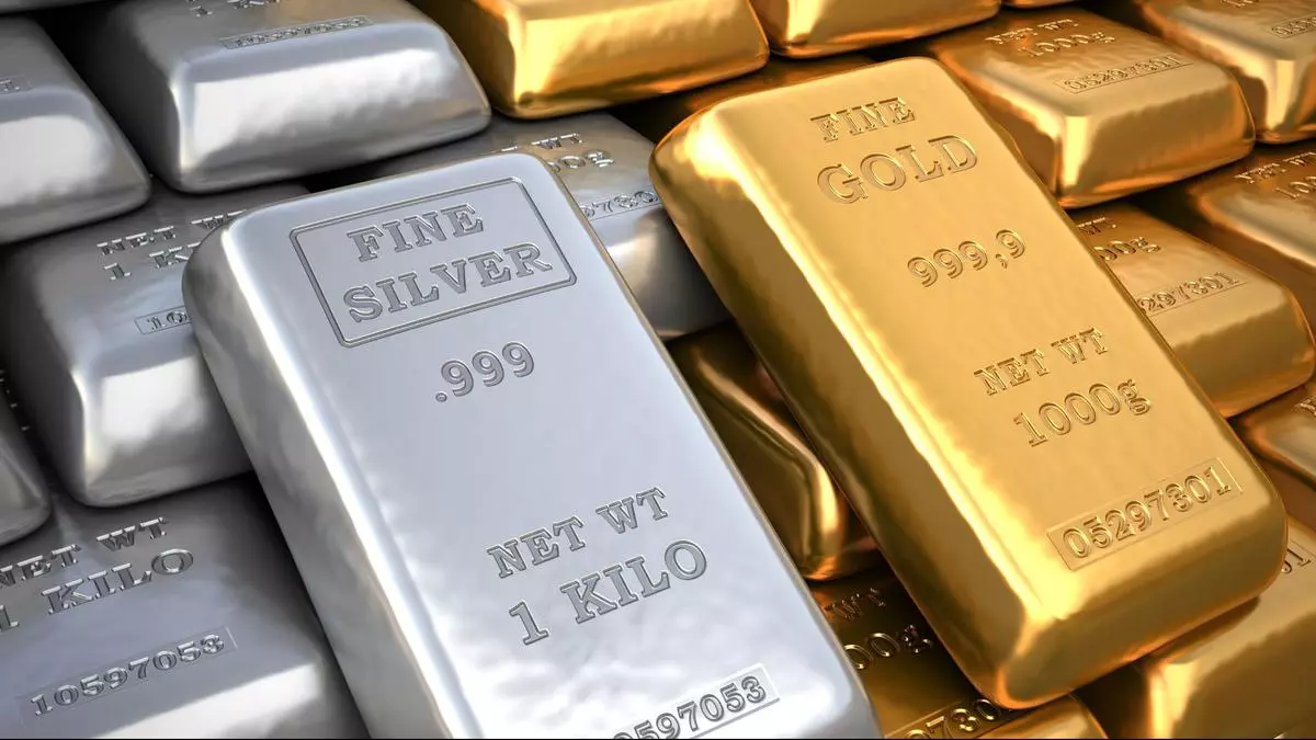 Today's Gold and Silver Prices Hold Steady Across Cities