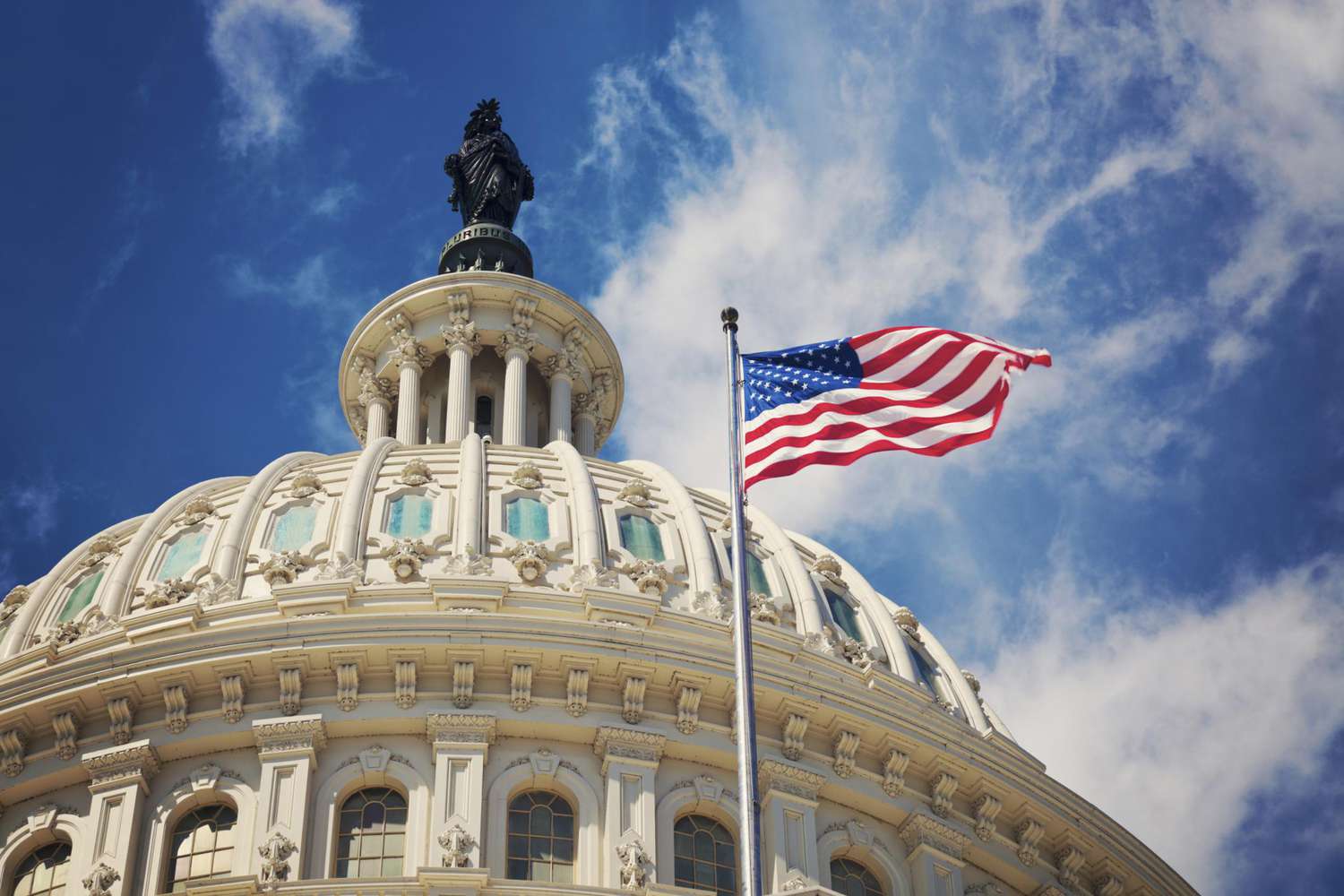 US House Passes Crypto Bill Despite SEC Warnings