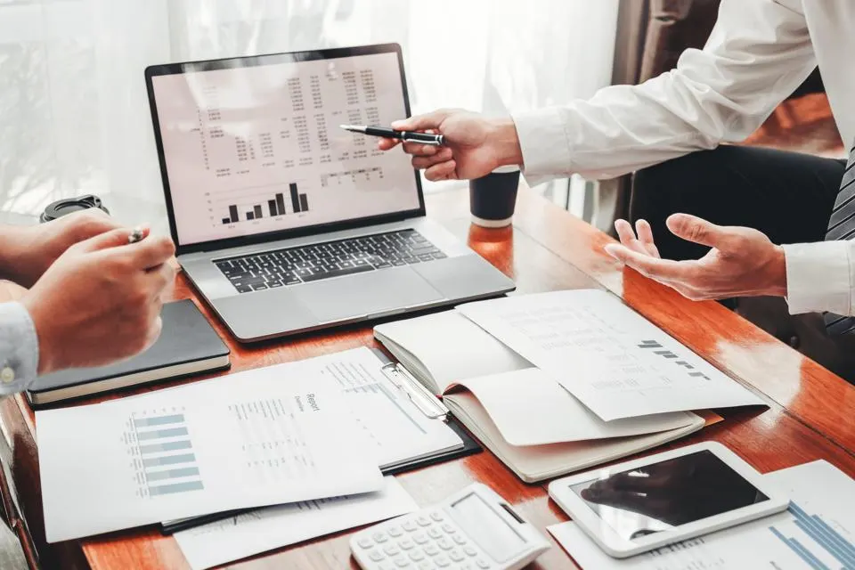 Key Q4 Earnings: Indigo, ITC, Bikaji Foods, and More Report Results Today