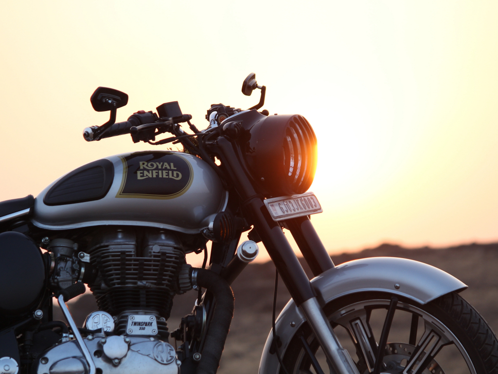 Eicher Motors Shares Plunge Over 5% After Weak Royal Enfield Sales