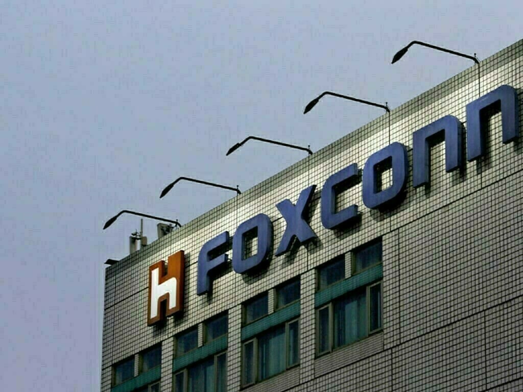 Foxconn's India Business Surpasses ₹83,000 Crore, Boosting 'Make in India'