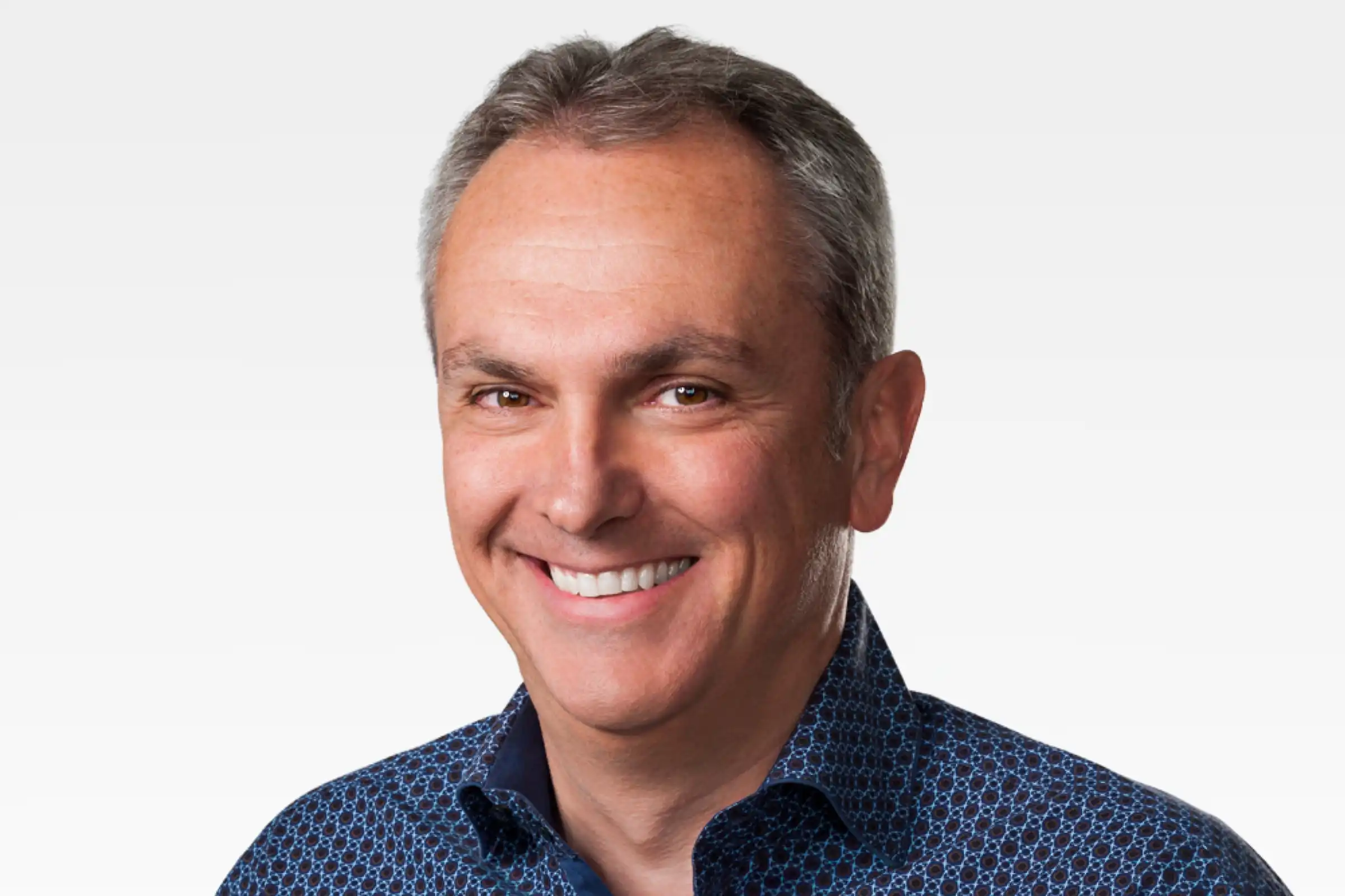 Apple CFO Luca Maestri to Step Down, Indian-Origin Kevan Parekh to Take Over