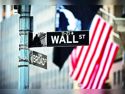 Nasdaq Drops 2.6% as Weak Jobs Data Weighs on U.S. Stocks