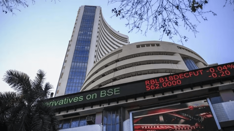 Sensex Rises on Positive Global Cues, Hopes of Fed Rate Cut