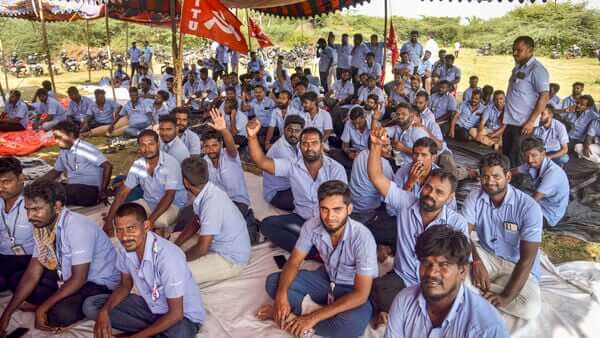 Chennai: Samsung workers stage one day hunger strike, protests enters 22nd day