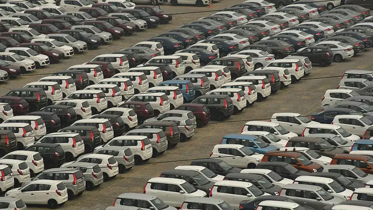 Passenger Vehicle Inventory Hits Record Levels, Dealers Face Financial Crunch!