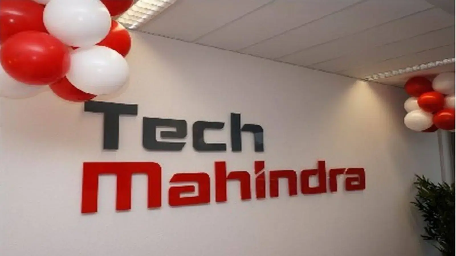 Tech Mahindra Posts 153% PAT Growth, Declares ₹15 Interim Dividend