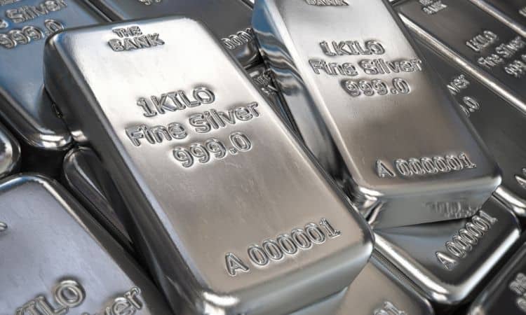 Silver to Outperform Gold, Could Reach Rs 1.25 Lakh/kg by Late 2025