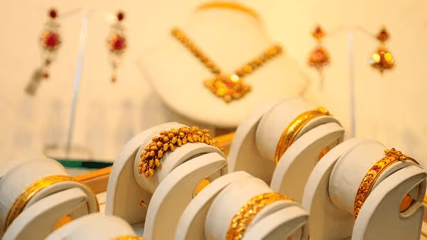 Gold Prices in India Drop Below UAE, Qatar, Oman, and Singapore Rates