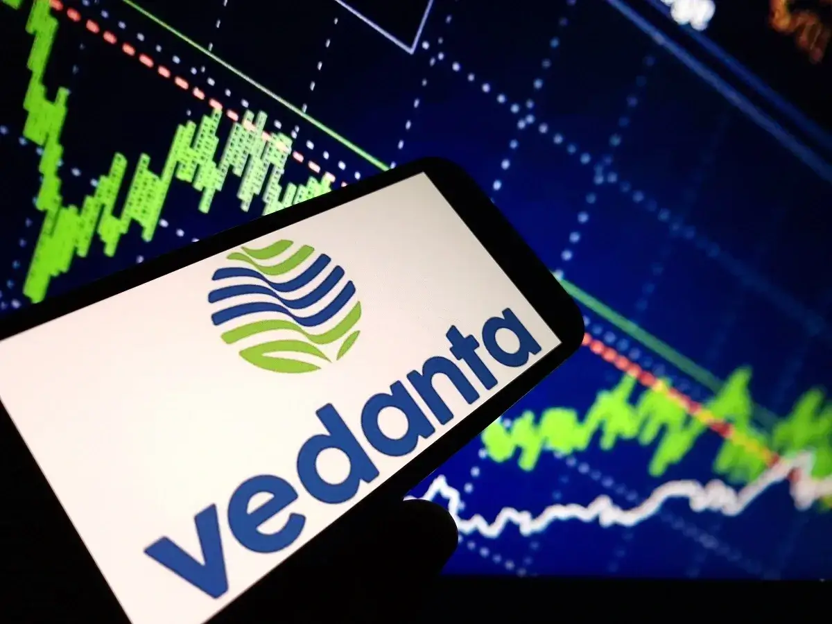 Vedanta Declares ₹8.5 Per Share Dividend, Stock Falls 1%