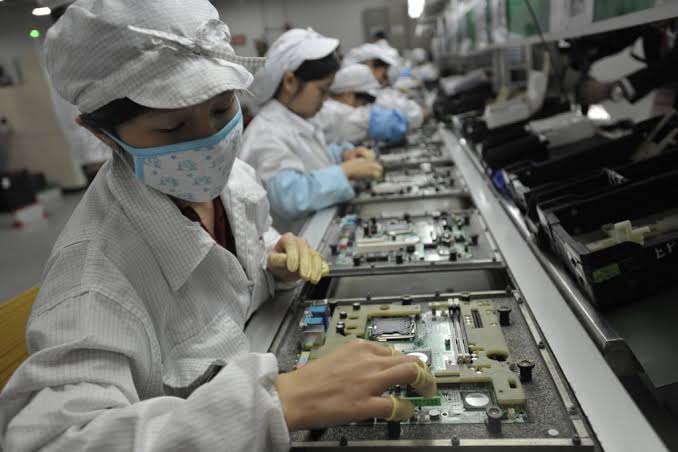 Foxconn Pauses Chinese Employee Rotations at India iPhone Plants
