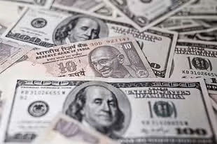 Rupee Hits Record Low of 86.31 Against US Dollar as Oil Prices Surge