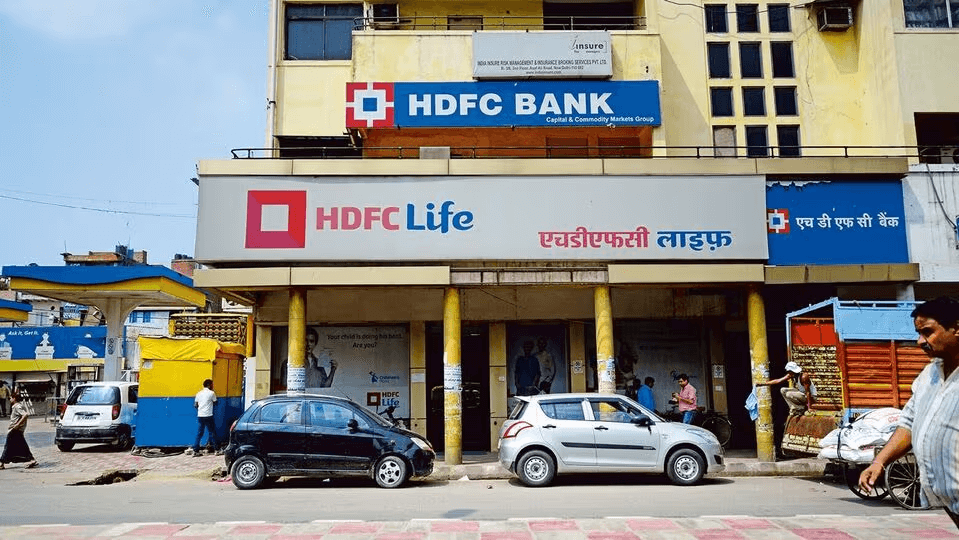 HDFC Life Shares Surge 10% After Q3 Profit Rises 14% to ₹415 Crore