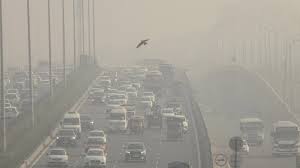 दिल्ली की वायु गुणवत्ता खतरनाक स्तर पर