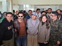 Sonu Nigam Visits Tanot Mata Temple in Jaisalmer